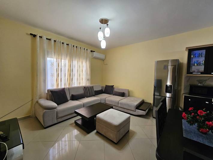 Ganze Ferienwohnung, Ferienwohnung für 6 Personen mit Balkon in Sarandë, Vlorë