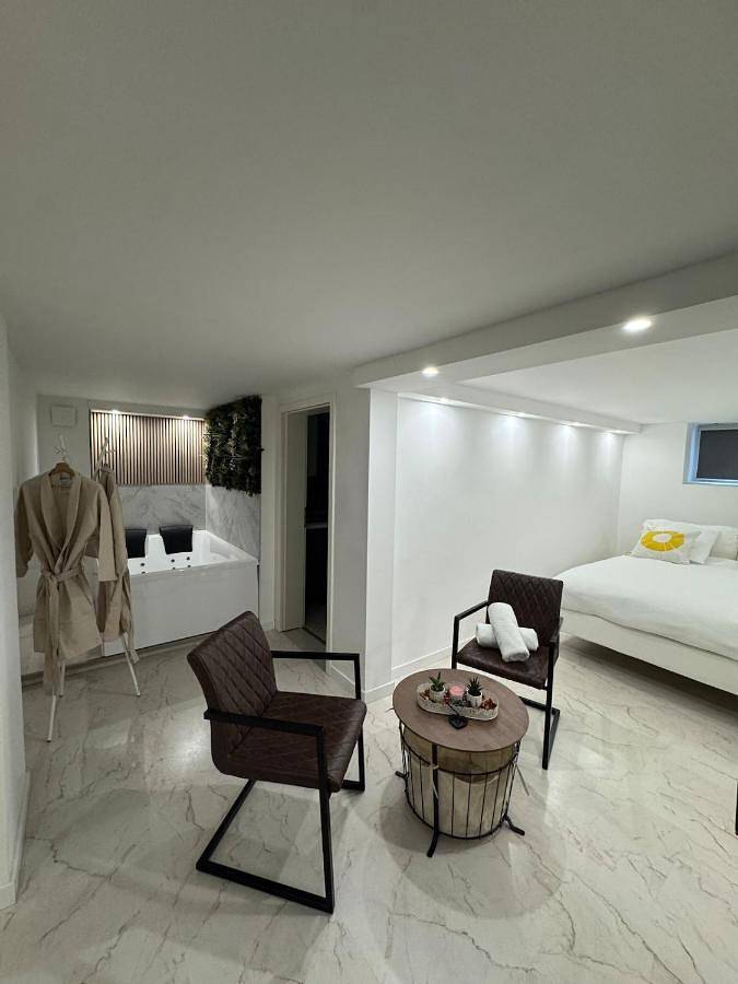 Appartement entier, Luxury Suite with Jacuzzi in Mondelange, Moselle