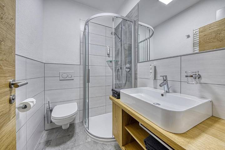 Chambre d’hôte pour 3 personnes, avec piscine ainsi que jacuzzi et jardin, adapté aux familles à Merano - 4