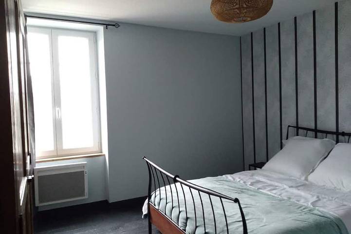 Location de vacances pour 10 personnes, avec piscine ainsi que terrasse et jardin à Sains - 2