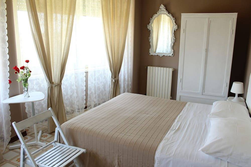 Comfortable Pool Villa With Large Garden Surrounding White Fountains in Fontane Bianche, Cassibile