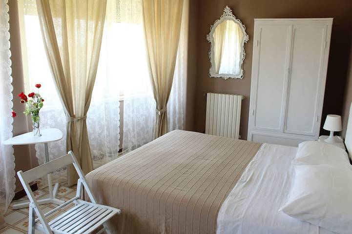 Villa Mit Komfortabelem Pool Mit Garten Umgebung WEIßE Brunnen in Cassibile, Syrakus