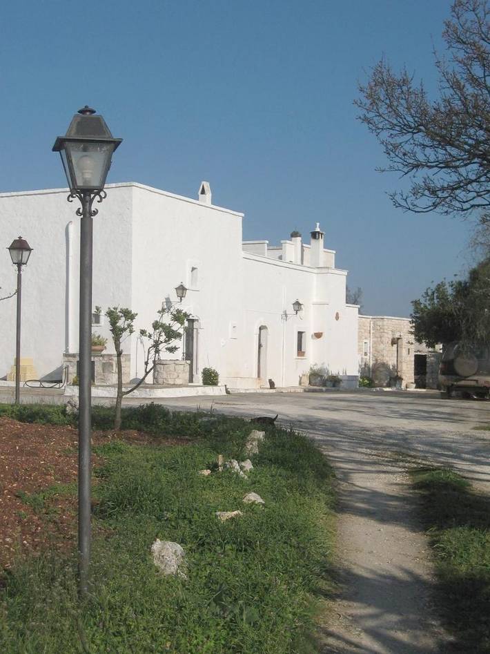 Location de vacances pour 2 personnes, avec piscine ainsi que vue et jardin à Antonelli