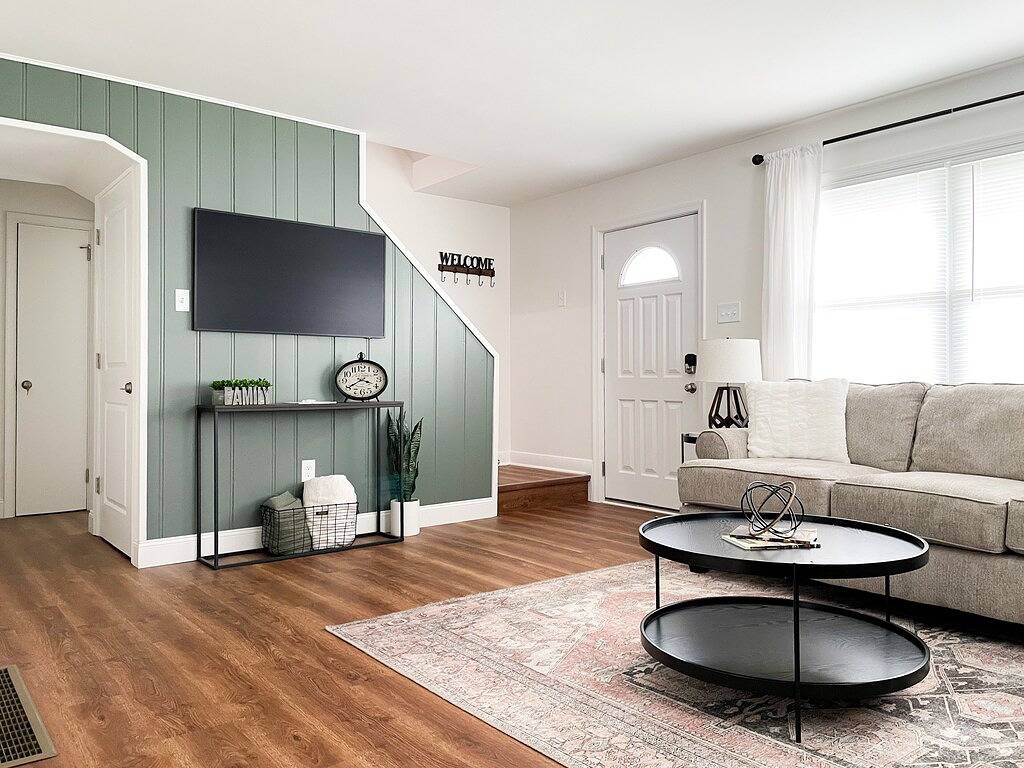 4Bd/2ba home Sleeps 8 *Newly Renovated* 2 minutes to all Hershey attractions! in Dauphin County