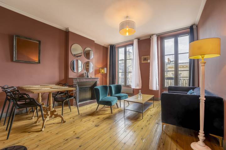 Gîte pour 5 personnes dans Basilique Saint-Seurin de Bordeaux