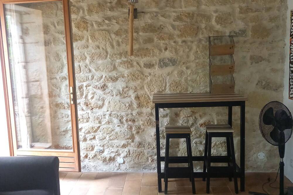 Entire apartment, Studio in a Camargue farmhouse in Gallician, Vauvert