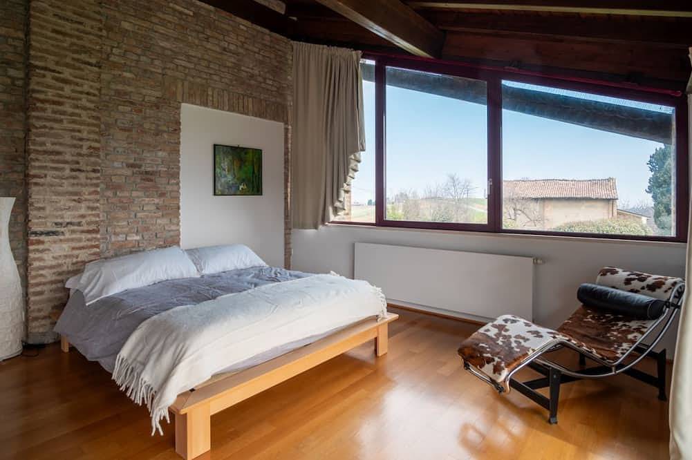 Guesthost - Casa delle Querce Villa with Pool in Ponte dell'Olio, Provincia di Piacenza