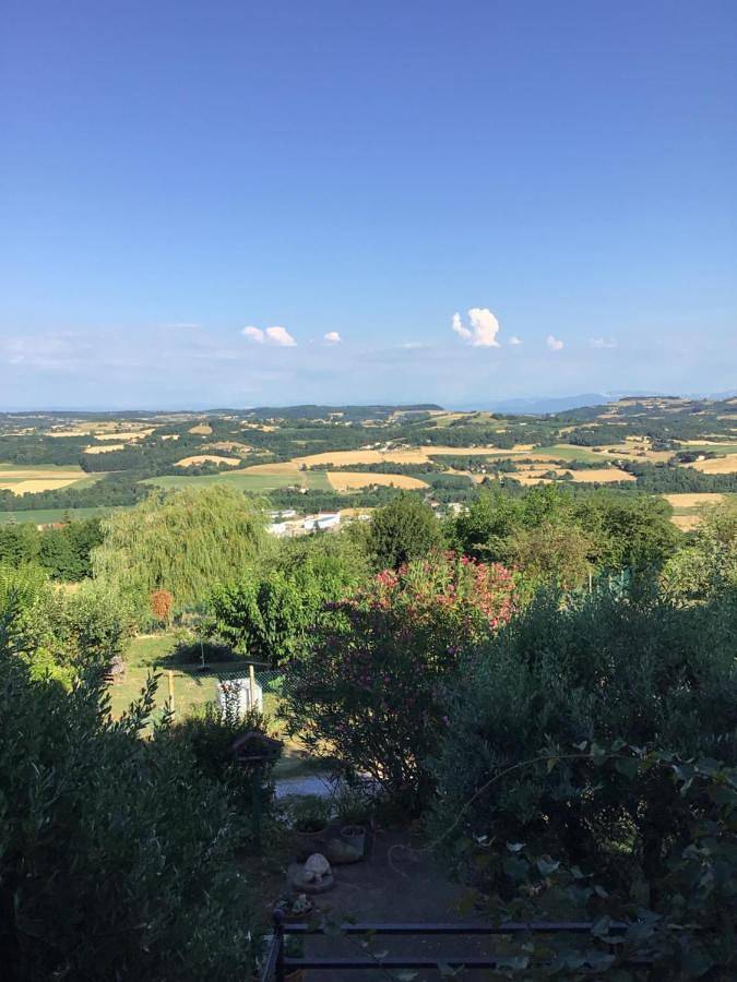 Location de vacances pour 2 personnes, avec jardin et vue, adapté aux familles à Châteauneuf-de-Galaure - 3