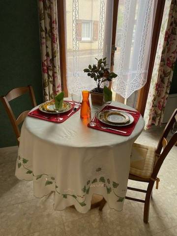 Gîte pour 4 personnes, avec terrasse à Saint-Honoré-les-Bains
