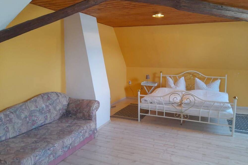 Ganze Wohnung, Ferienwohnung Toskana Traum - Appartement/Fewo in Schönburg, Saale-Unstrut