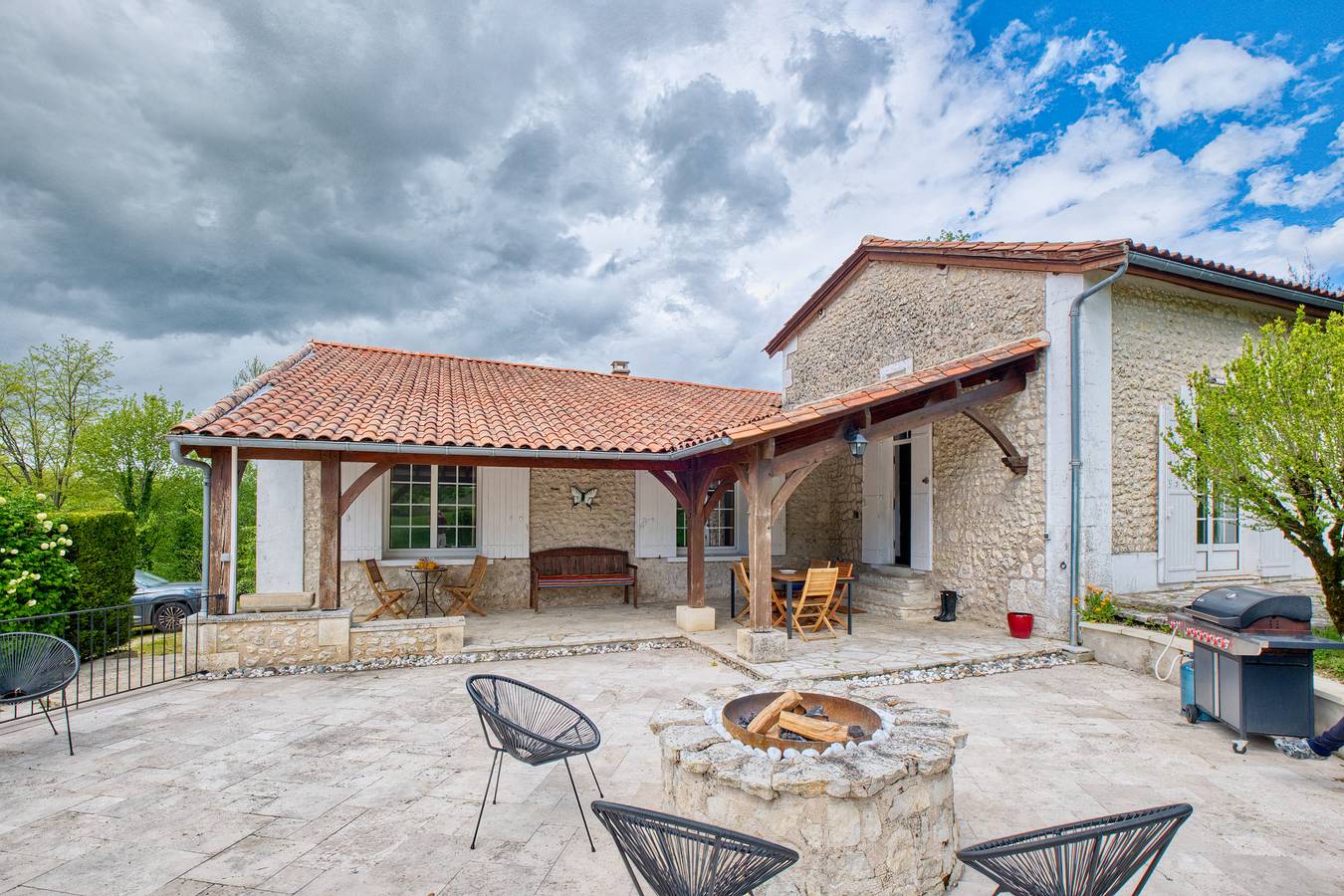 Two Charming Houses with Pool, and Beautiful Surroundings: Where
Authenticity Meets Modern Comfort in Allemans, Périgord Vert