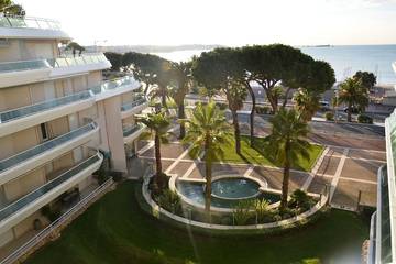 Gîte pour 2 personnes, avec balcon dans Plage Republique Frejus