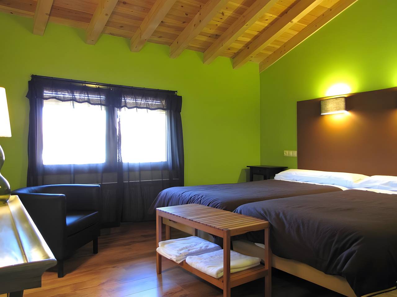 Casa Rural 'Villabamba 4' mit Bergblick, Gemeinschaftsterrasse und Wlan in Valdeavellano de Tera, Soria Provinz