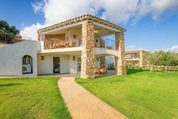 Villa pour 4 personnes, avec jardin et balcon à Costa Rei