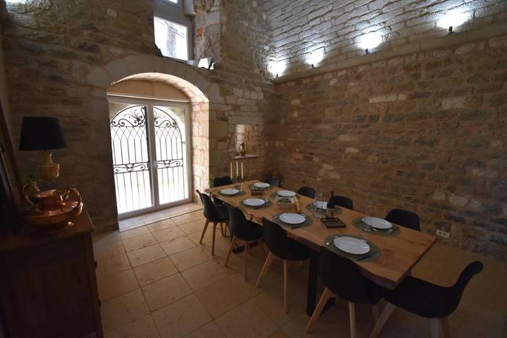 Location de vacances pour 9 personnes, avec piscine ainsi que vue et balcon à Saint-Marcel-d'Ardèche - 4