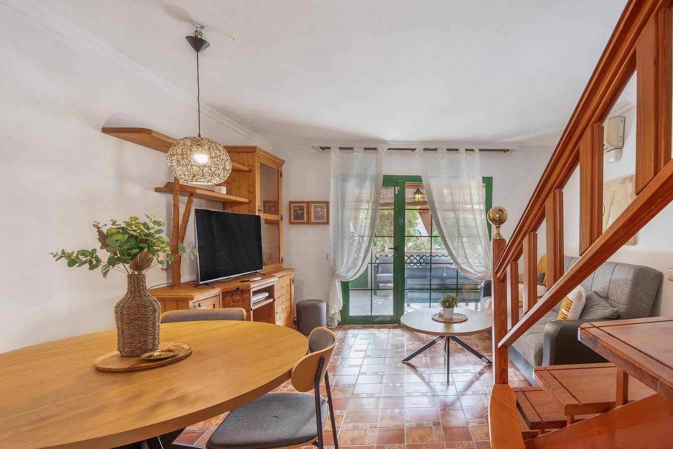 Appartement entier, Appartement de vacances « Bungalow Géminis » avec piscine partagée, Wi-Fi et climatisation in Maspalomas, San Bartolomé de Tirajana