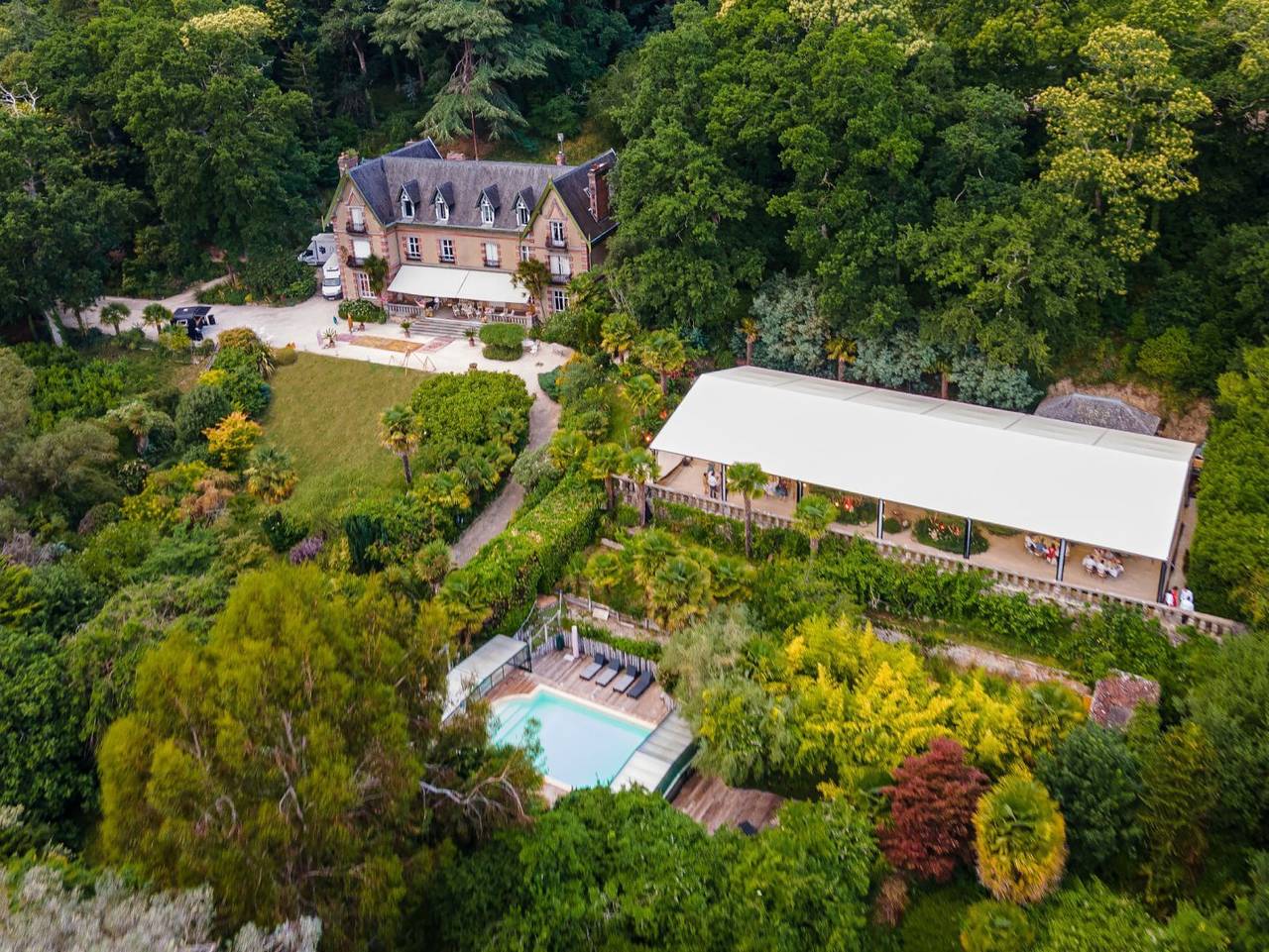 Château les Hauts, face au Mont-Saint-Michel - Les Amours in Saint-Jean-le-Thomas, Baie du Mont-Saint-Michel