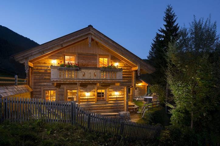 Ferienhaus für 8 Personen, mit Garten und Whirlpool sowie Terrasse und Sauna