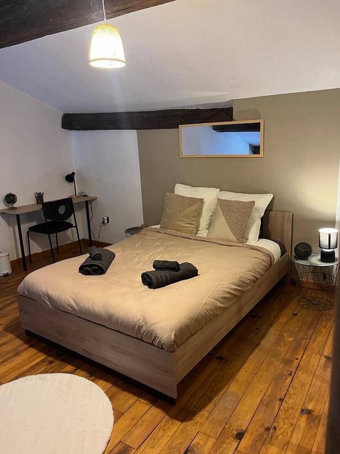 Gîte pour 8 personnes, avec vue dans Arenes De Nimes - 2