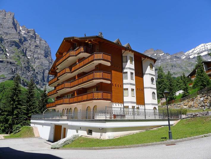 Ferienwohnung für 6 Personen, mit Balkon und Terrasse sowie Ausblick in Leukerbad