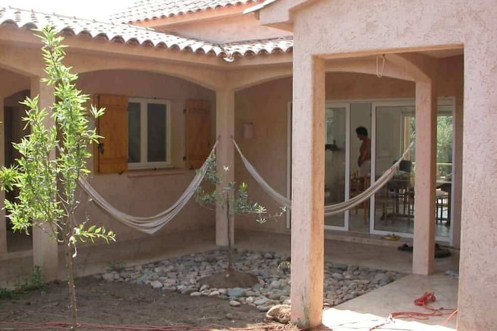 Villa A petra prigiunera 19 pers. & the sea on foot in Sainte-Lucie de Porto-Vecchio, Zonza