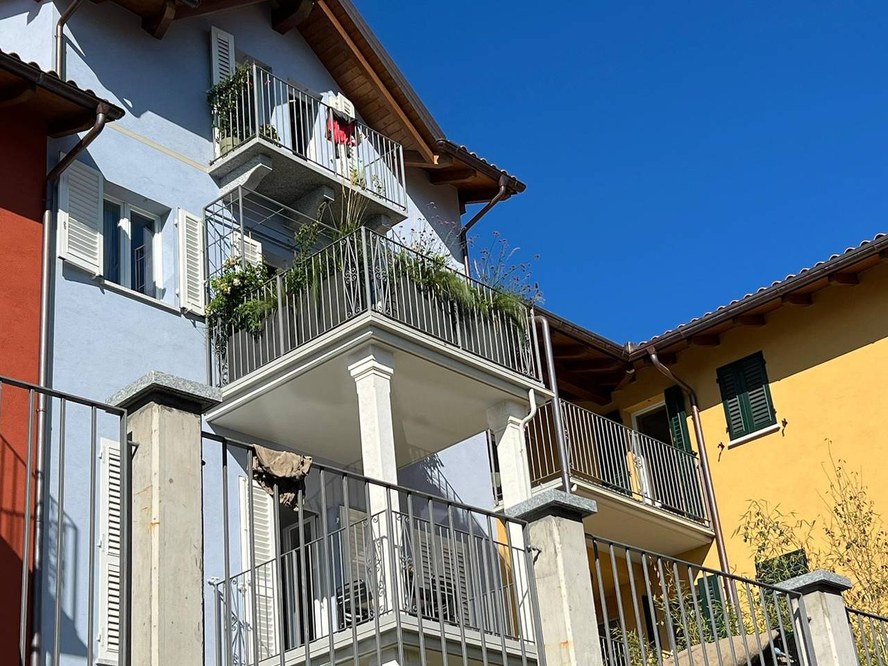 Ganze Wohnung, Lago Azzurro modern aparment with lake view and ba in Verbania, Comune di Verbania
