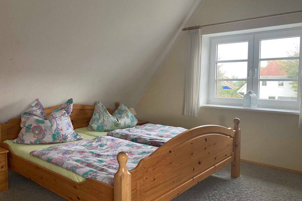 Ganze Wohnung, Ferienwohnung 1 ost - Ferienhaus Butje in Hiddensee, Ostseeinseln