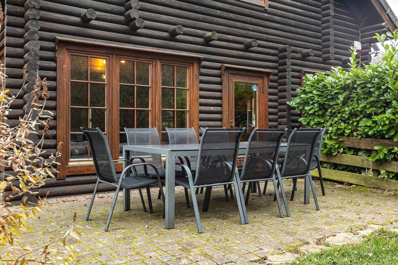 Casa de vacaciones 'Blockhaus Marie' con terraza privada, jardín privado y Wi-Fi in Silbersee, Frielendorf