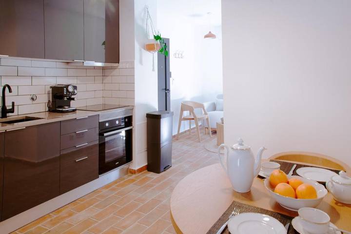 Apartamento de férias para 4 pessoas, com piscina e vista e ainda terraço, com animais de estimação em Fuseta