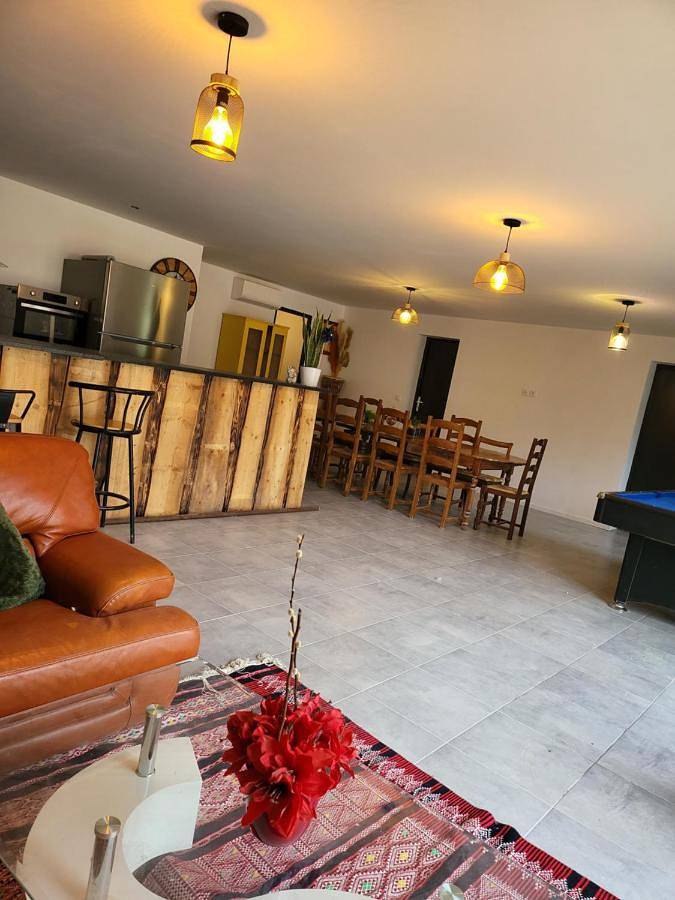 Chambre d’hôte pour 2 personnes, avec Terrasse et Jardin ainsi que Piscine et Vue
