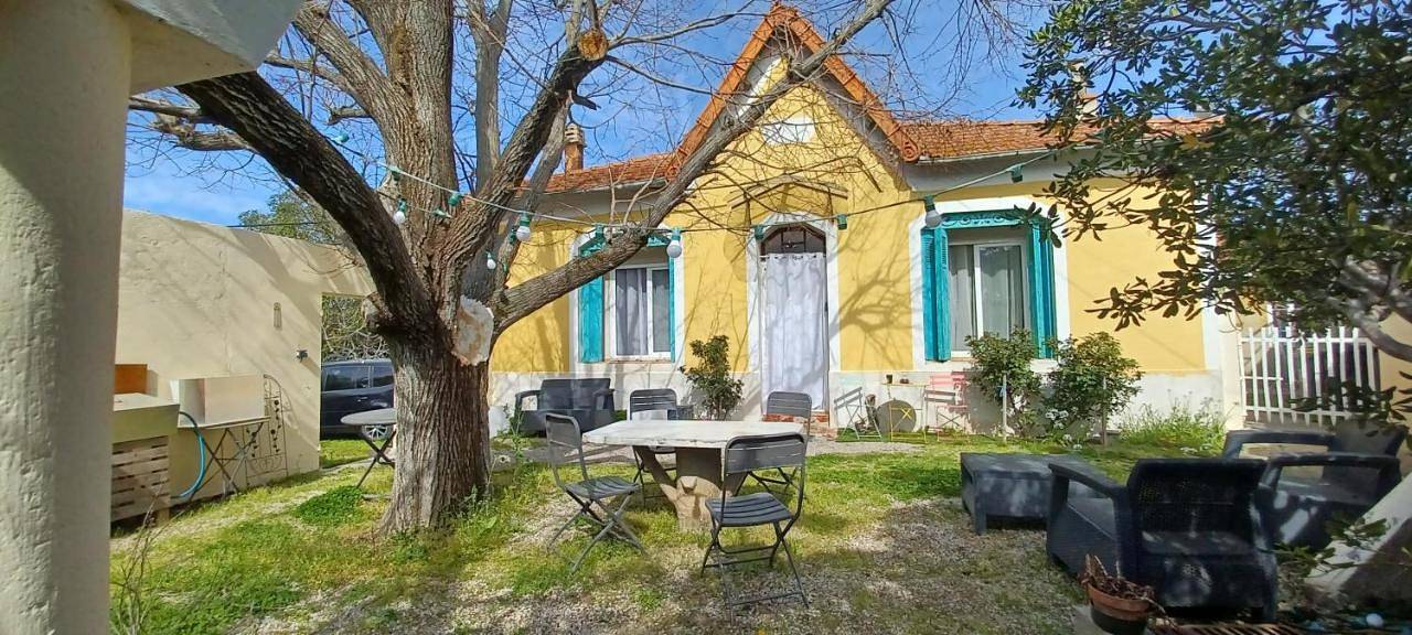 Maison 4 à 6 personnes proche village in Pélissanne, Région d'Aix-en-Provence