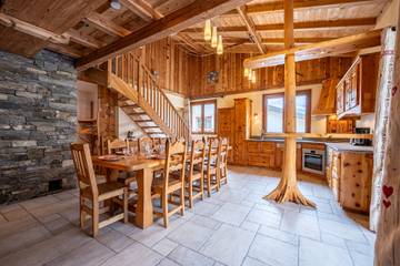 Gîte pour 11 personnes, avec balcon, adapté aux familles dans Val-Cenis
