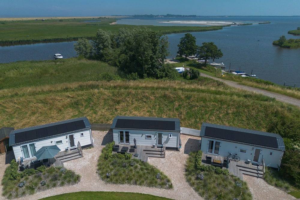 Chalet 3 Next to the Amstelmeer & Wadden Sea! Air conditioning! Private terrace! in Ijsselmeer