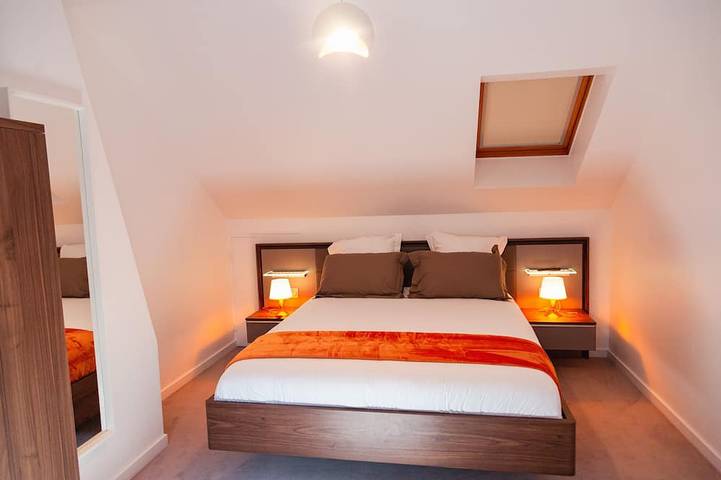 Les Sycomores grand gîte 8 personnes avec spa, 5 minutes à pied de la mer in Ver-sur-Mer, Côte de Nacre