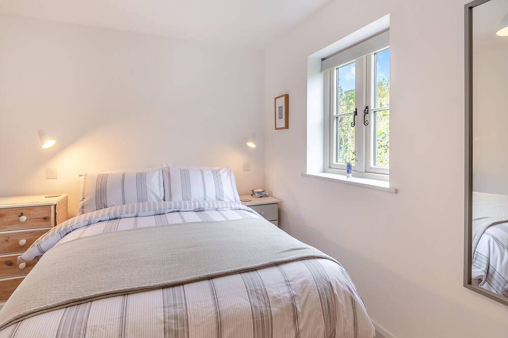 2 bedroom accommodation in Trefin, near St David’s in Trefin, Pembrokeshire