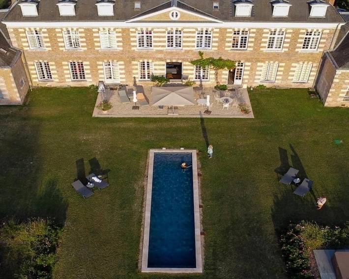 Location de vacances pour 2 personnes, avec piscine ainsi que jardin et vue à Villeny - 2