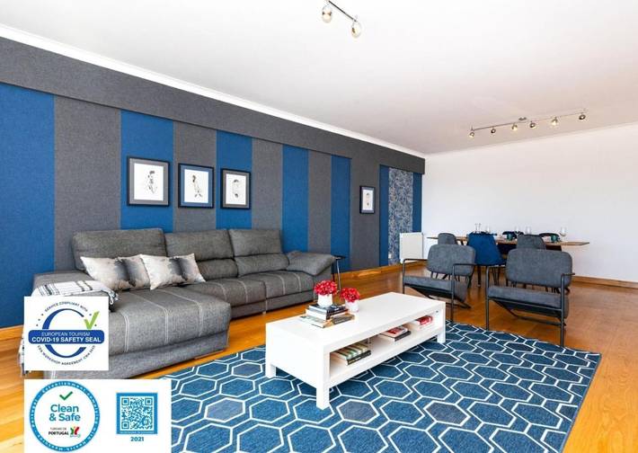 Ferienwohnung für 4 Personen, mit Balkon und Terrasse sowie Garten und Pool