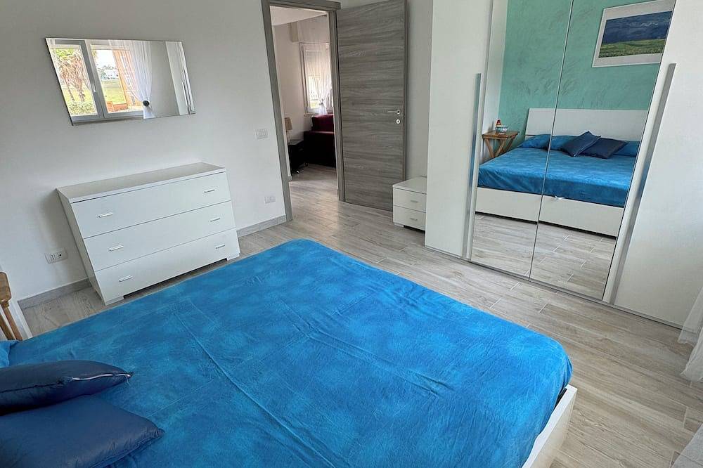 Ganze Wohnung, Vacation House Sea View (at 50mt) in Nettuno, Rom Provinz