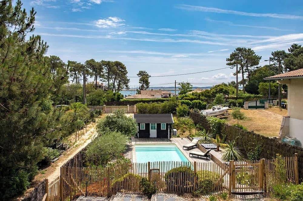 Villa with pool and Bassin view, 2 minutes from the beach. in Le Canon, Lège-Cap-Ferret