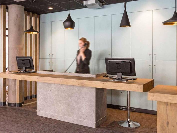 Hôtel pour 4 personnes, avec piscine ainsi que vue et jardin à Les Tourrettes - 2