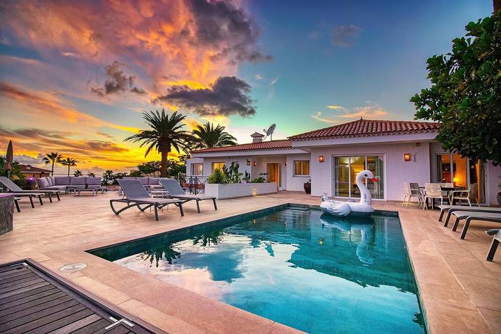 Holiday rental for 32 people, with Hot tub and Garden as well as Sauna