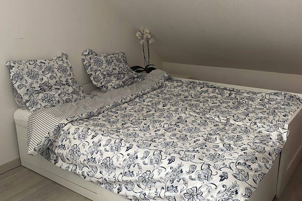 Charming house five minutes walk from the Ligne H train station. 30 minutes from Paris. in Ermont, Valle del Oise
