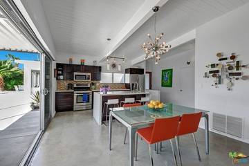 Vacation House for 8 Guests in Palm Springs, Coachella Valley, Picture 3