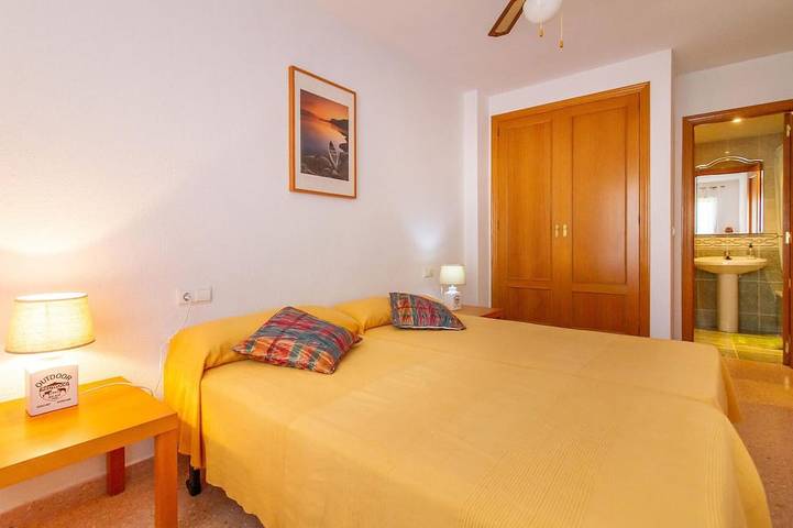 Appartement entier, Cozy apartment in Alicante (Alacant) with sauna in Alacant, San Juan Playa