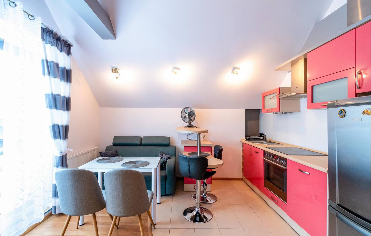 Cały apartament wypoczynkowy, Apartament wakacyjny dla 5 osób z basen in Żarnowska, Słowiński Park Narodowy