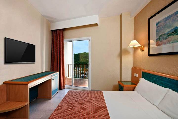 Hôtel pour 4 personnes, avec jardin et piscine ainsi que bassin pour enfant et vue à Son Bou - 4