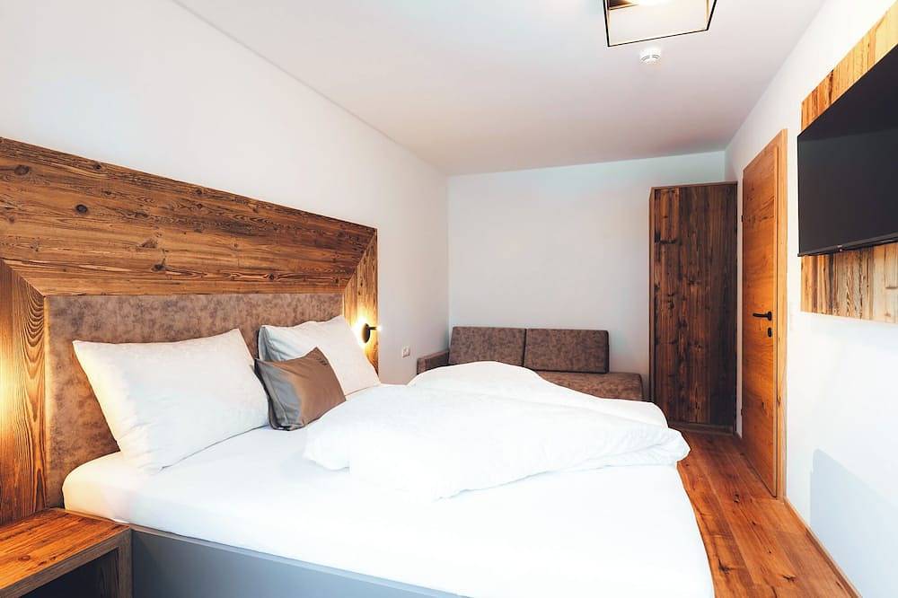 Ganze Wohnung, Burgstadl Aparthotel & Restaurant - Ferienwohnung mit Bergblick in Ladis, Serfaus-Fiss-Ladis