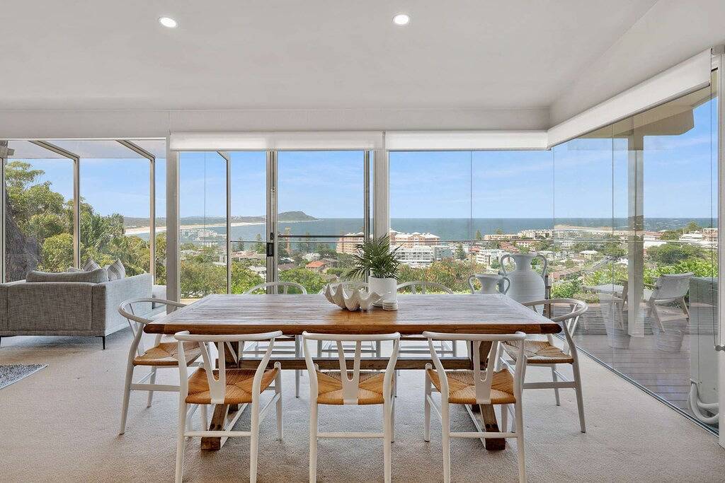 “Blending Style & Luxury” – Ocean views and close to beach in Terrigal, New South Wales