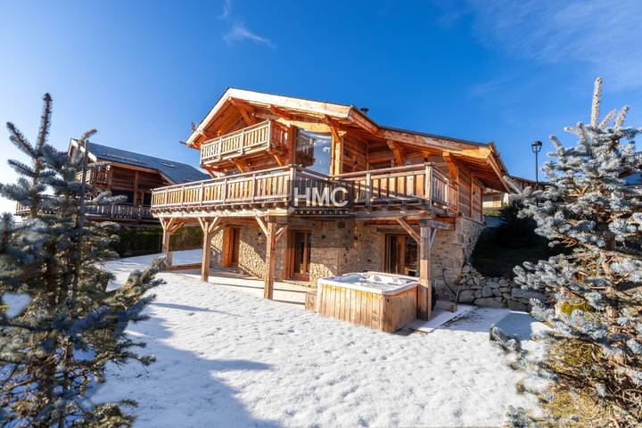 Chalet pour 10 personnes, avec balcon et jacuzzi dans les Pyrénées