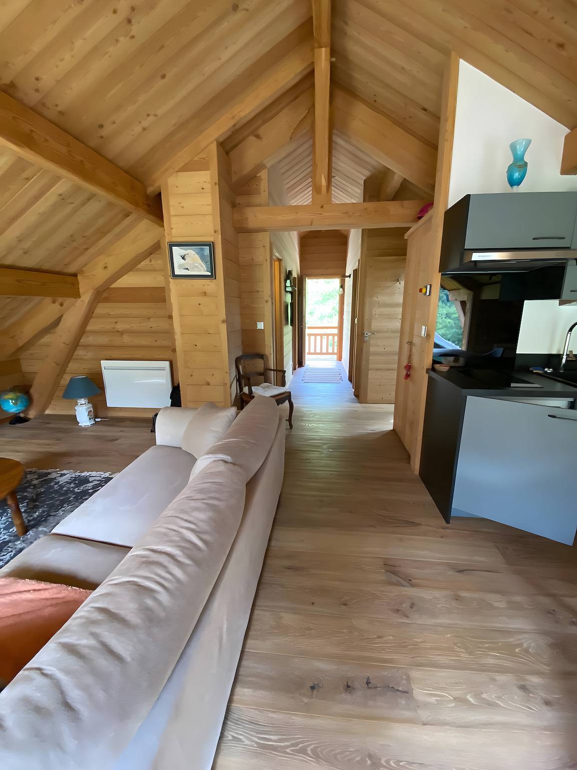 Apartamento entero, Chalet 'Le Chastel' con vistas a la montaña, terraza compartida y Wi-Fi in Vallouise-Pelvoux, Parque Nacional de los Ecrins